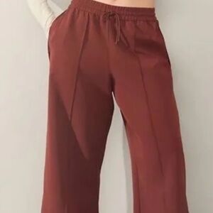 Athleta Endeavor Relaxed Pant in Rust